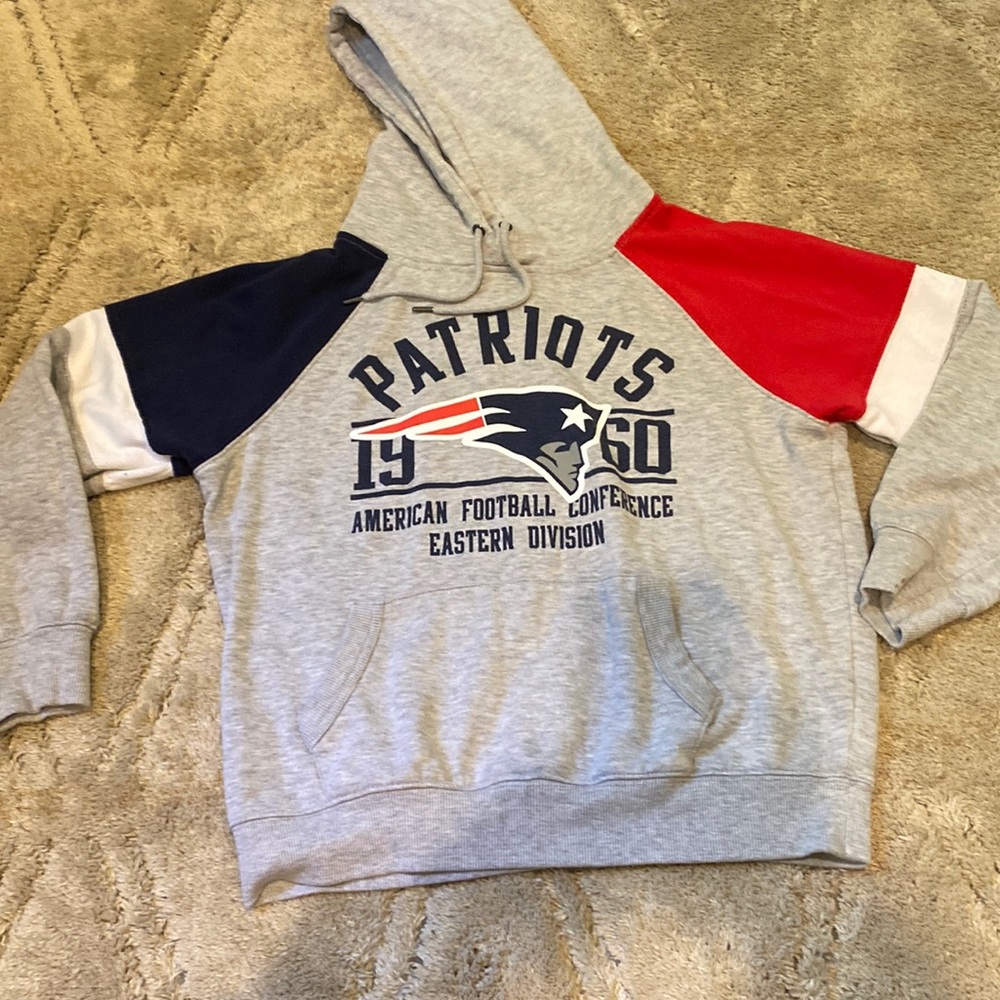 NFL team apparel hooded Patriots sweatshirt